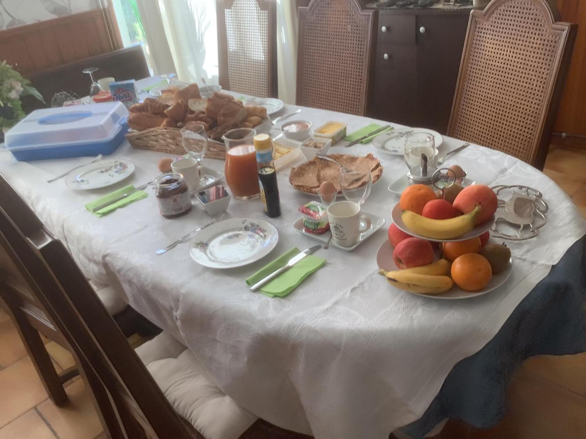 Le Voyageur Bed and Breakfast Saint-Bonnet-Tronçais Buitenkant foto